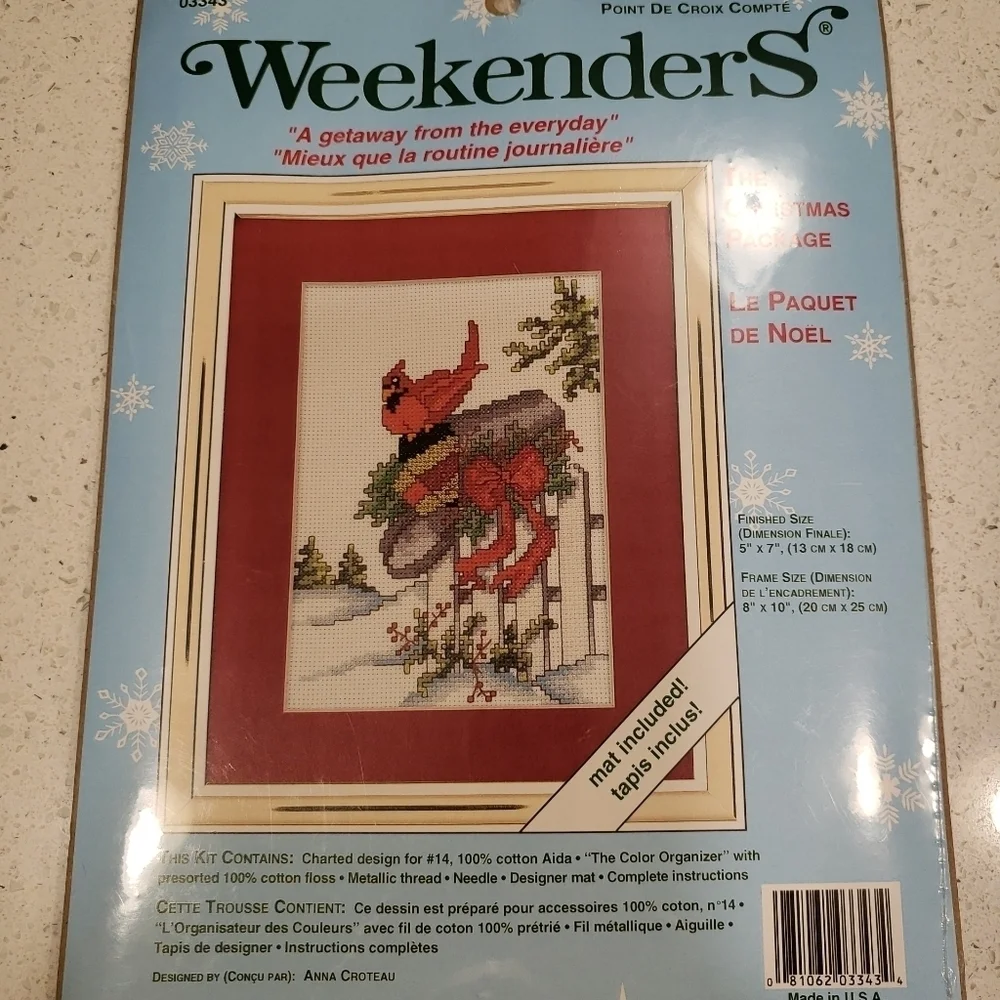 Weekenders Cardinal The Christmas Package Complete Counted Cross Stitch Kit NIP